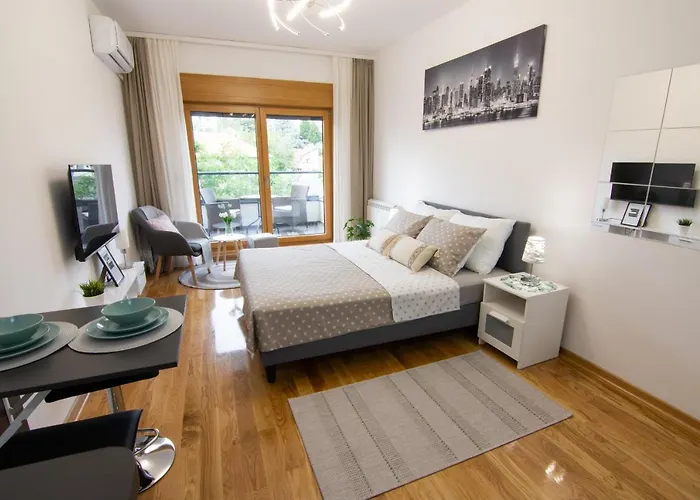 Martha Apartments